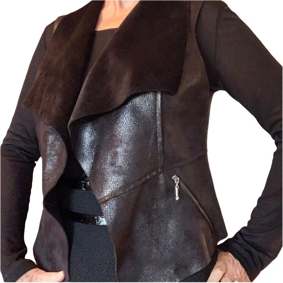 Sz M Unstructured Black Faux Leather and Faux Fur Vest w Side Zipper Pockets - Picture 7 of 13